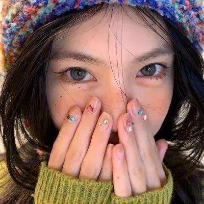 《校花的贴心学霸》封面
